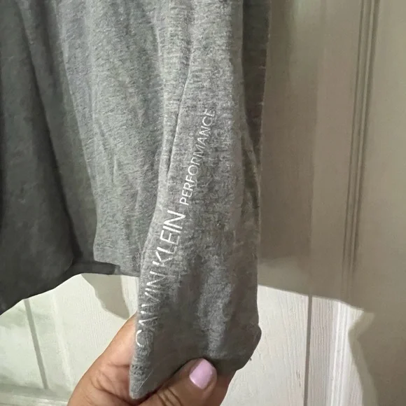 Calvin Klein Performance Stretch Short-Sleeved T-Shirt M EUC Gray Grey White - Picture 3 of 5